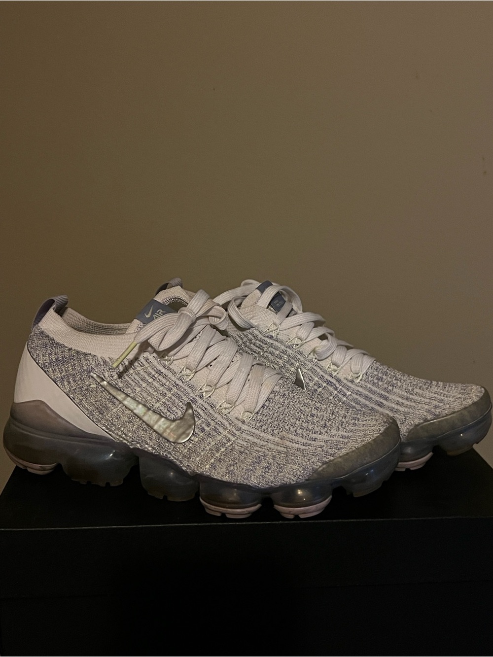 Nike Women’s VaporMax Flyknit Sneakers - Light Grey/White